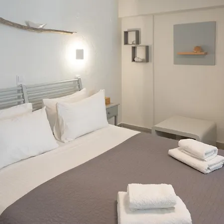 White W4 New In Apartment