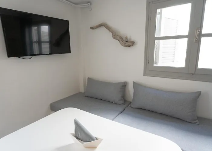 White W4 New In * Náusza